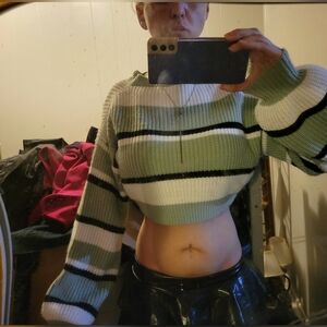 Shein size small thick baggy knit sweater crop top